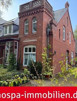 Denkmalgeschützte Villa mit Wohn-/und Gewerbeeinheit und Wohnhauserweiterung mit 2 Wohneinheiten - Husum (Schleswig-Holstein)