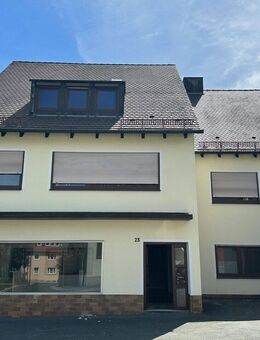 Zweifamilienhaus mit Gewerbe in zentraler Lage - Pegnitz
