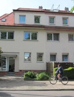 Gemütliche 4-Zimmer-Wohnung im Herzen von Bitterfeld mit Garage - Bitterfeld-Wolfen