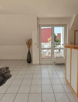 Gepflegte DG-Wohnung in einem Mehrparteienhaus (4 WE) in ruhiger Lage Weißenhorns! - Weißenhorn
