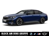 BMW i5, M60 xDrive Limousine, Jahr 2022 - Braunschweig