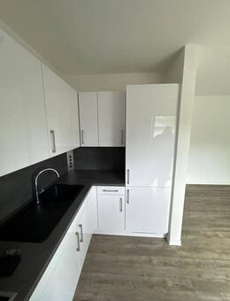 Moderne Erdgeschosswohnung mit Balkon in Peine - Peine