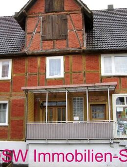 Geräumiges Anwesen für Wohnen und Mehr! - Calden