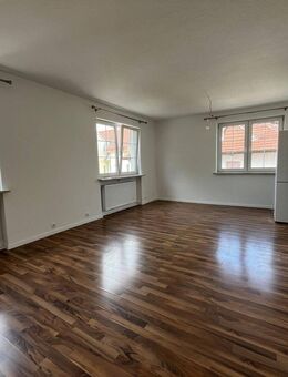Renovierte 3-Zimmerwohnung mit Einbauküche und Garage in Marktplatznähe! - Neustadt (Coburg)