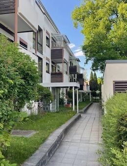 Brück Immobilien - Zur Kapitalanlage - Attraktive 3,5 Zi.-EG-Wohnung mit 2 Balkonen - München