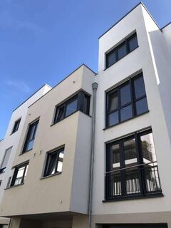 Beliebte Lage im Holbeinviertel + modernes Townhaus + top ausgestattet
