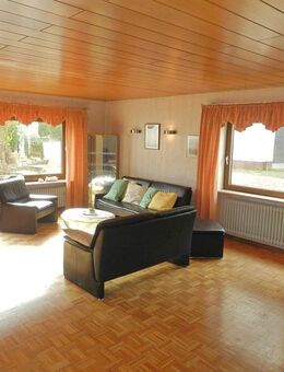 Gepflegtes Wohnhaus mit Garten und Garage! - Longkamp