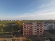 2 - Zimmerwohnung mit Einbauküche, Balkon und Tiefgaragenstellplatz in Kornwestheim - Kornwestheim