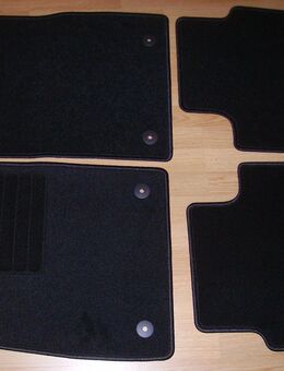 Opel Astra H Limo +Kombi ! 4 Fußmatten ungenutzt vorne mit runde Ösen - Riederich