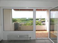 Attraktive, frisch renovierte 3 Zimmer Wohnung mit herrlichem Ausblick und TG-Stellplatz! - Bietigheim-Bissingen