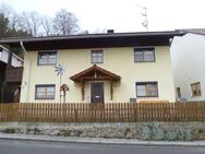 Gemütliche 2-Zi.-EG-Wohnung mit Doppelgarage und Werkstatt in Perasdorf (zwischen Bogen und Sankt Englmar) - Perasdorf