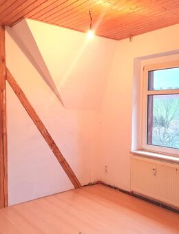 5 Zi-Wohnung in Altbauvilla mit Garten ☘️( 3 MM frei :) - Lugau (Erzgebirge)