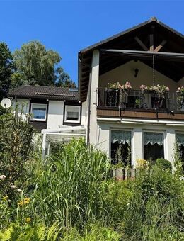 Gleidorf! Beste Lage! Am Wald mit Bach! EFH plus Einliegerwohnung! - Schmallenberg