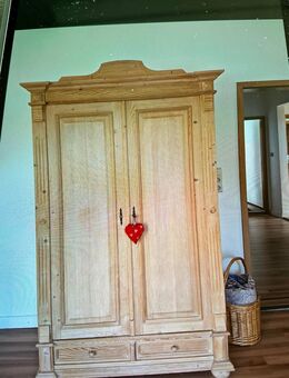 Kleiderschrank. - Auerbach (Vogtland) Zentrum