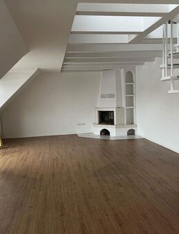 Großzügige Dachgeschoss-Wohnung 130qm in Bahnhofnähe. Innenstadt Buchholz. - Buchholz (Nordheide)