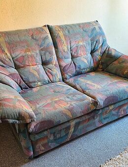Zu verschenken: Gemütliches 2-Sitzer Sofa + passender Sessel - Eime