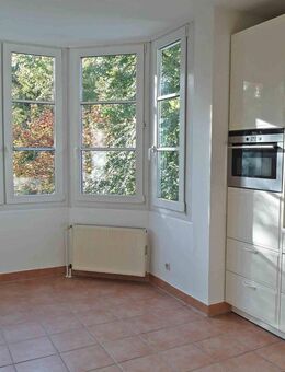 Am Rande des Villengebietes! Schicke 2-Zimmer-Wohnung mit Balkon in Reinbek - Reinbek