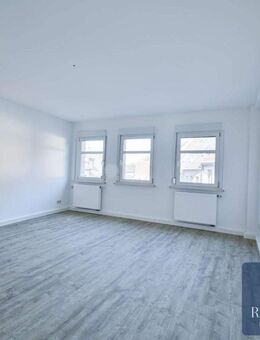 Zentral Wohnen: Helle 2-Raum-Wohnung im Herzen von Penig - Penig