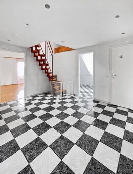 Freie 4-Zimmer-Eigentumswohnung in Nürnberg/Schnepfenreuth - Nürnberg
