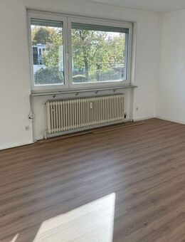 Helle 3,5-Zi-Wohnung mit Balkon & EBK, frisch renoviert gute Anbindung in Bissingen - Bietigheim-Bissingen