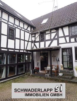 Liebevoll renoviertes Fachwerkhaus mit schönem Innenhof - Runkel