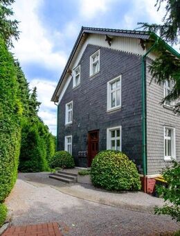 Elegante Dachgeschosswohnung im sanierten Altbau - ruhig und zentral in Wuppertal-Uellendahl-Ost - Wuppertal