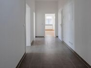 Große 8-Zimmerwohnung mit 2 Bädern und Balkon mitten in Mainz! - Mainz