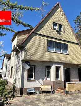 Sanierungsbedürftiges 2-Familienhaus mit Garage und schönem Grundstück - Offenbach (Main)