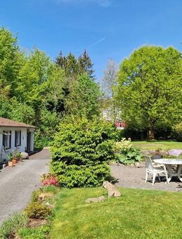 Großes Anwesen mit Bungalow geeignet für zwei Generationen in ruhiger Lage - Remscheid