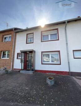 Gepflegtes Einfamilienwohnhaus mit Garage in bevorzugter Wohnlage von Langerwehe zu verkaufen - Langerwehe