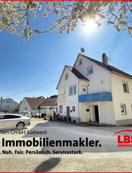 Teilsaniertes 3-Familienhaus mit 3 Garagen, Dachterrasse+Terrasse - Scheer