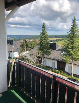 CHARMANTE 3-ZIMMER-MAISONETTE-TRAUMWOHNUNG mit Balkon, Garten-Terrasse, Dach-Terrasse, TG-Stellplatz - Schonach (Schwarzwald)
