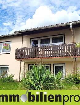 1318 - Hof: Einfamilienhaus mit 2 Garagen in beliebter Wohnlage - Hof