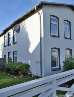 **Hell, freundlich, zentral mit Kaminofen und Garten** - Gelting