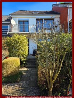 ** OT Schölisch - großzügiges Reihenmittelhaus mit 2 Garagen **