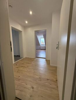 Schöne Dachgeschoss-Wohnung in Gelsenkirchen-Rotthausen - Gelsenkirchen