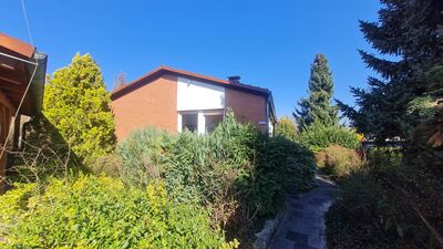 Renovierungsbedürftiger Einfamilien-BUNGALOW mit schönem Grundstück