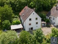 Tolle Gelegenheit - Zweifamilienwohnhaus mit großem Grundstück in Stadtnähe - Lappersdorf