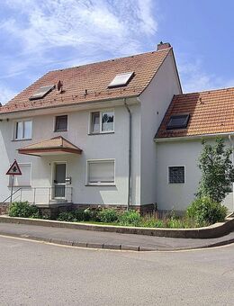 Modernisiertes Zweifamilienhaus mit ehem. Stallanbau und Scheune in Warburg-Dalheim - Warburg (Hansestadt)