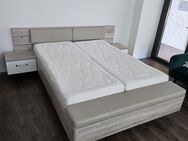 Schönes Bett beleuchtet, komplett mit hochw.Matratzen, Lieferung - Mels