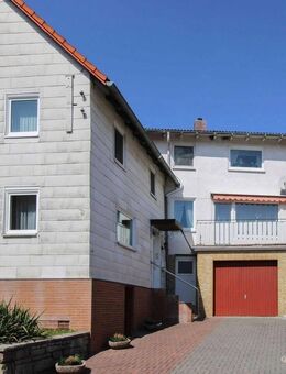 Reihenmittelhaus mit großer Wohnfläche, Garten und charmantem Preis - Schenklengsfeld