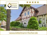 Charmantes Fachwerkhaus im Herzen Königslutters! 2 eigenständige Wohnungen, teilsaniert, 5 Garagen - Königslutter (Elm)