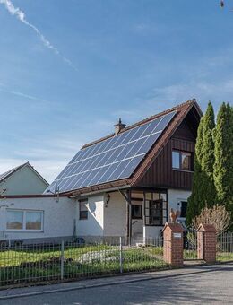 PROVISIONSFREI* - Teilrenoviertes Einfamilienhaus mit Garage und Photovoltaikanlage in Essenbach - Essenbach