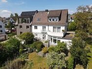 Bester Lage von Konstanz-Königsbau - Einfamilienhaus / Doppelhaushälfte mit Gartenparadies - Konstanz