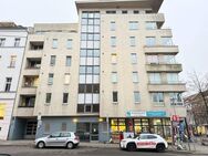 Zentrale Wohnung (vermietet), unweit dem Volkspark am Weinberg, mit Wintergarten und TG-Stellplatz - Ideal für Kapitalanleger! - Berlin