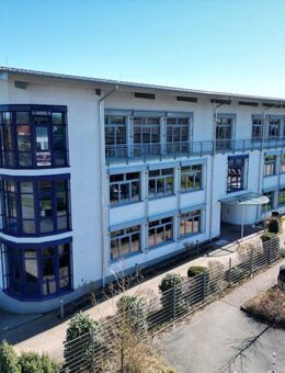 Modernes Bürogebäude mit ansprechender Architektur in Hofgeismar - Hofgeismar