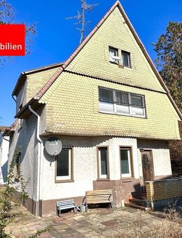 Sanierungsbedürftiges 2-Familienhaus mit Garage und schönem Grundstück - Offenbach (Main)