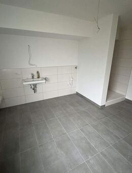 Erstbezug nach Sanierung - 4,5-Zimmer-Wohnung mit Balkon, Gartenanteil, 2 Stellplätzen - Sulzbach (Main)