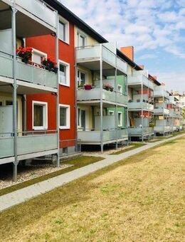 Helle, renovierte Wohnung im 2. OG mit Balkon - Magdeburg
