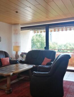 Über den Wolken! 3 Zimmer-Wohnung umgeben von Grün, mit Blick über die Baumkronen auf Heilbronn - Heilbronn